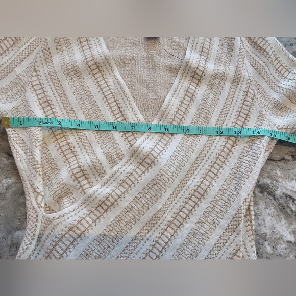 Oliver.o cream and gold shimmer wrap sweater size Large - Picture 7 of 11